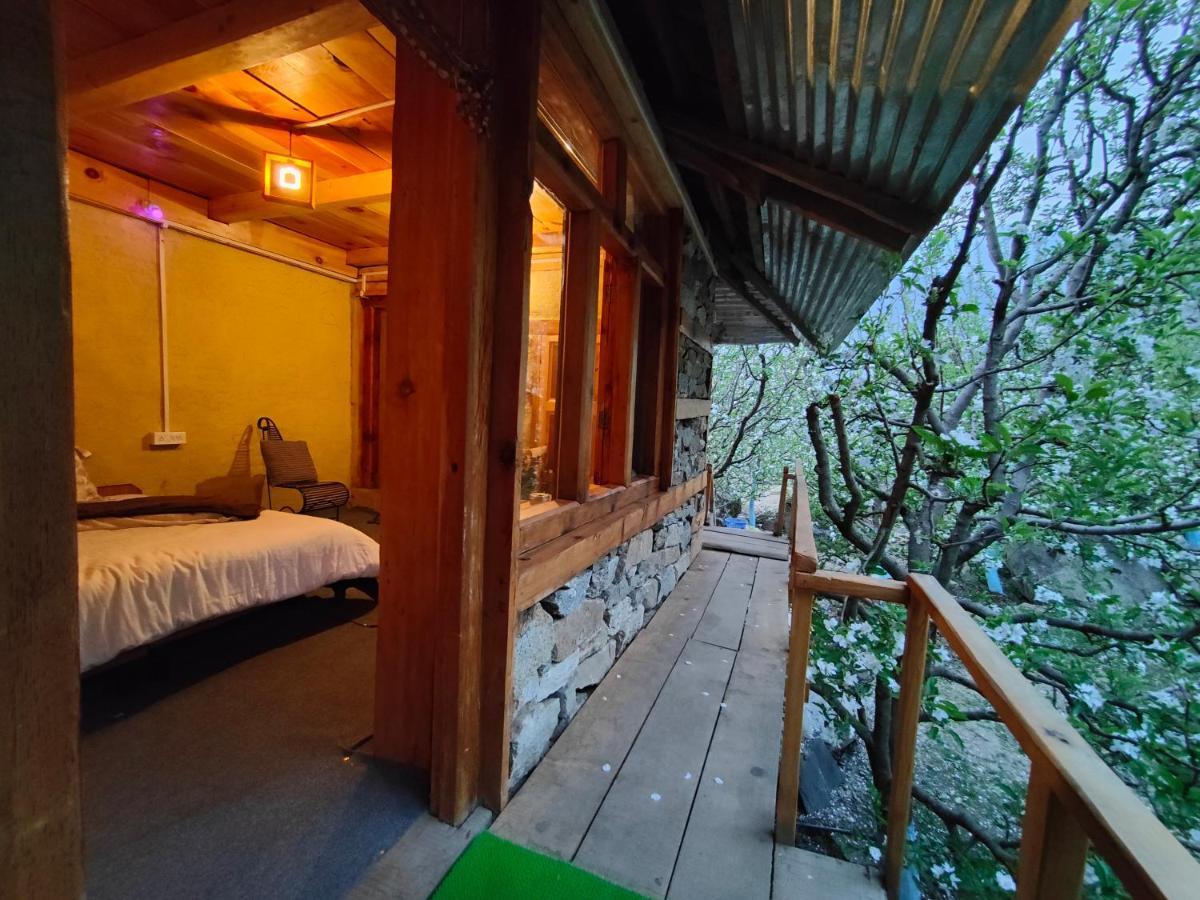 Hotel Yalakhom Tosh Esterno foto